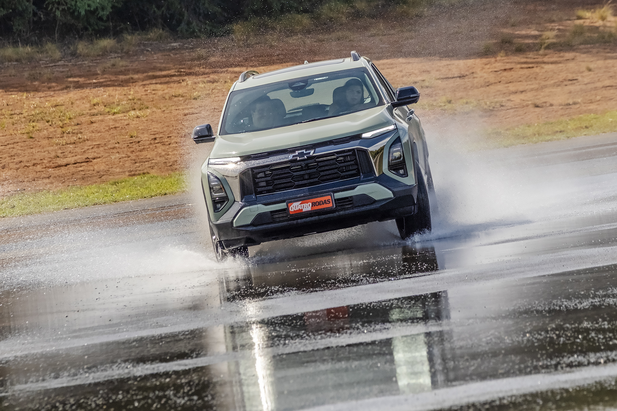 Rea&ccedil;&atilde;o tra&ccedil;&atilde;o dianteira e traseira