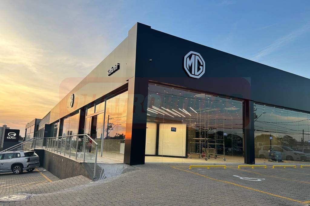 MG anuncia estreia no Brasil com 24 concessionárias e triplicará rede em 2026