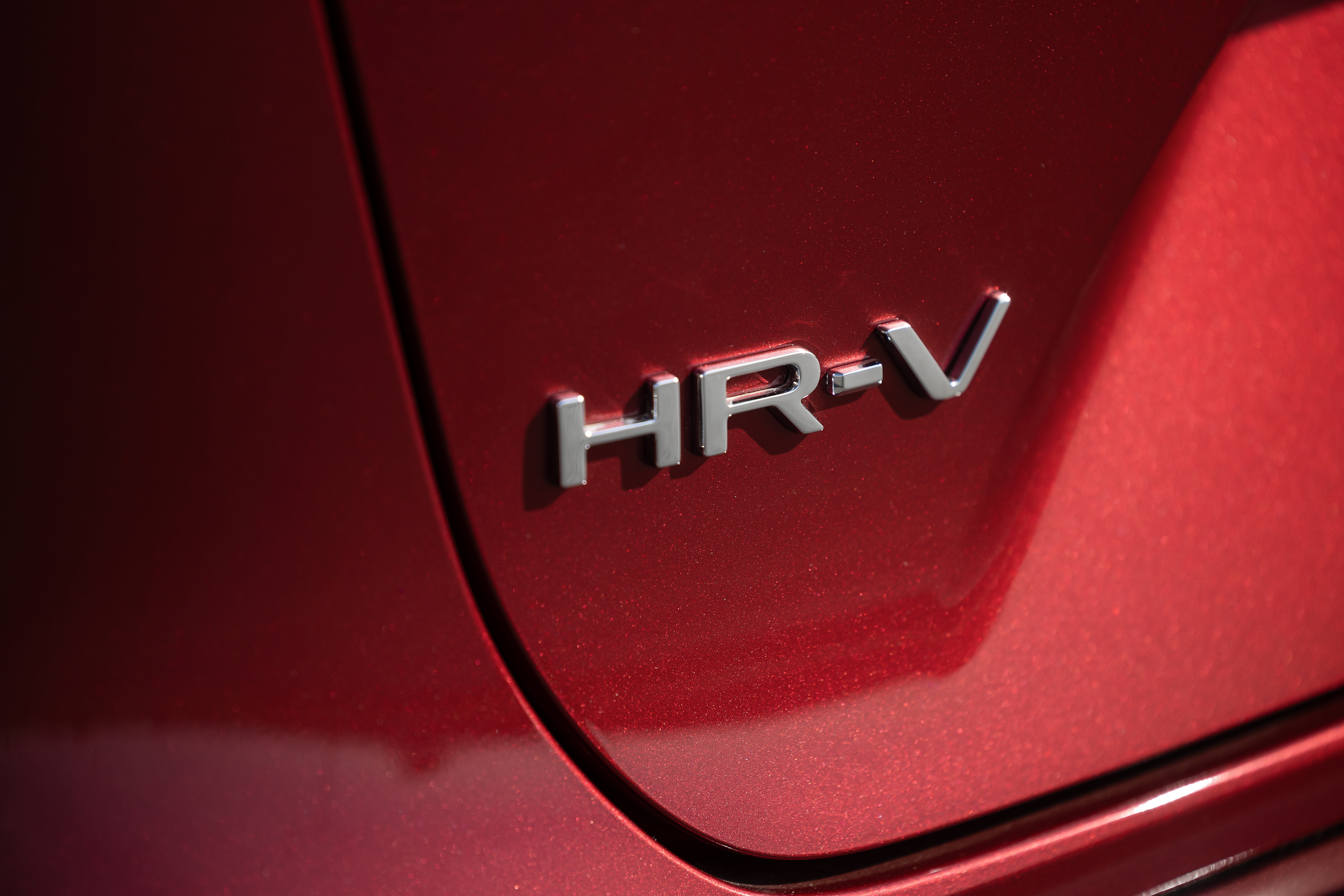 Agora, todas as vers&otilde;es do HR-V contam com revestimento de couro no volante, paddle shift para troca de marchas e o sistema Smart Entry