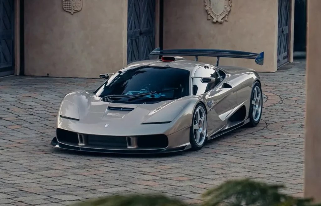 Carro mais caro do mundo é vendido por R$ 120 milhões; conheça o esportivo