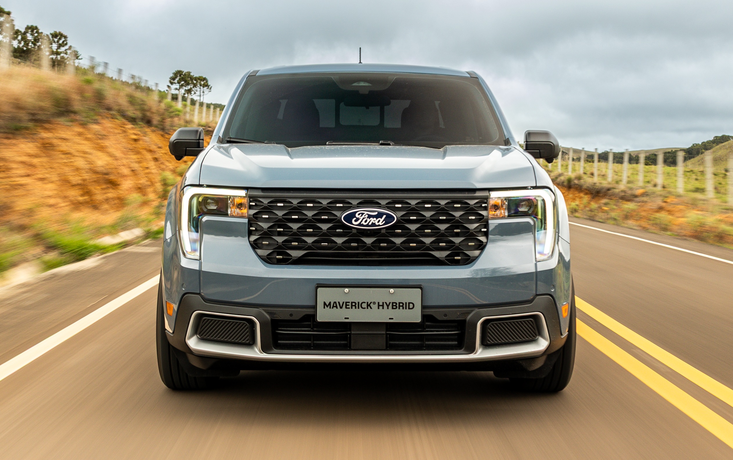 Maverick Hybrid 2025 – dianteira-abre