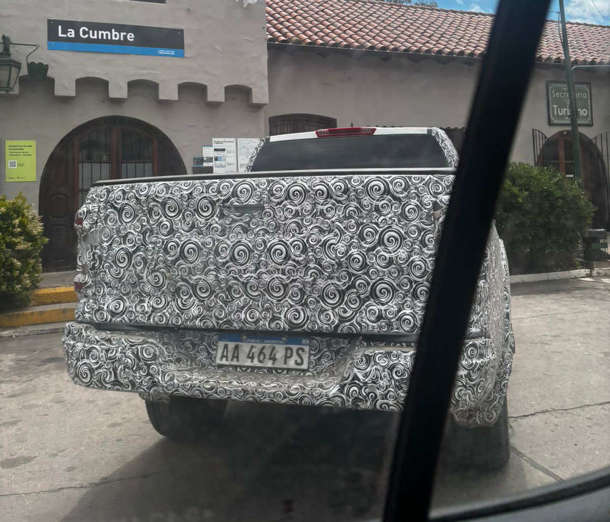 Toyota Hilux 2027 em testes na Argentina