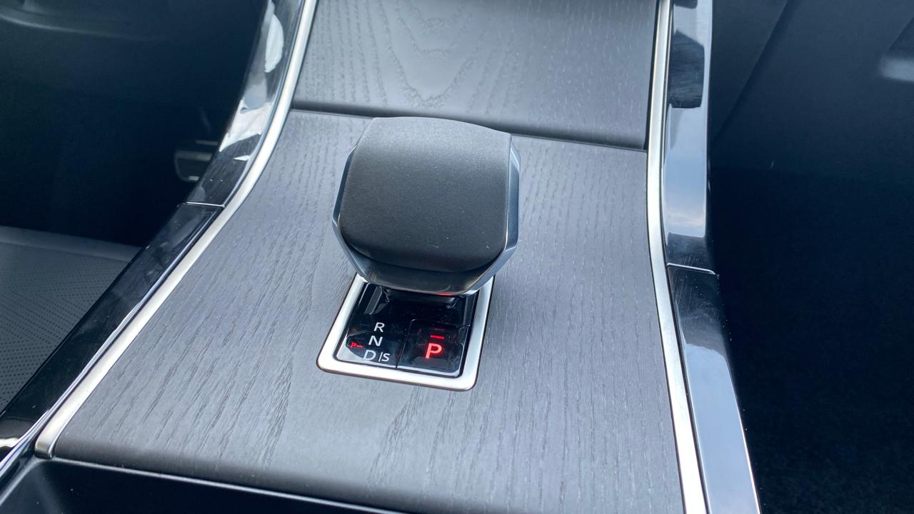 Range Rover Velar 2026