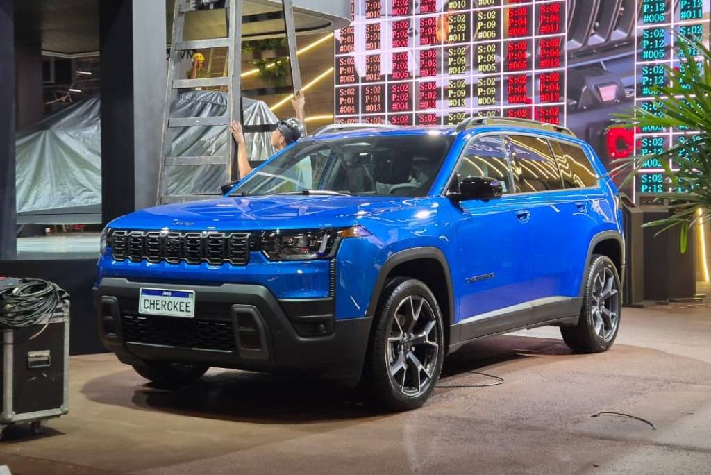 Novo Jeep Cherokee híbrido é registrado no Brasil e promete 800 km de autonomia