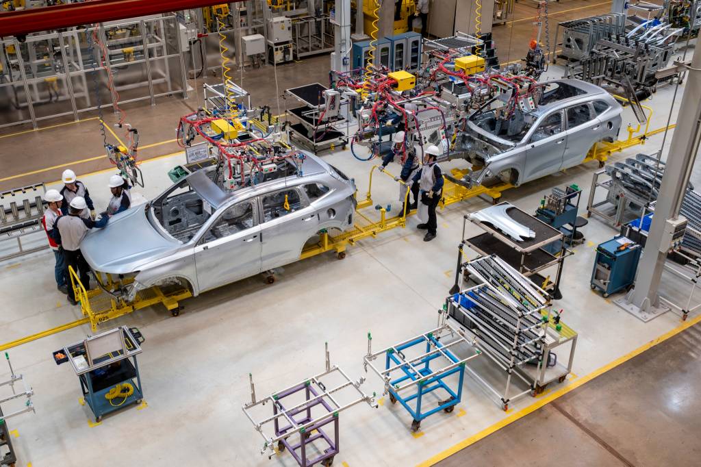 Vendas de carros cresceram 2,6% em 2025 e Fenabrave projeta crescimento para 2026
