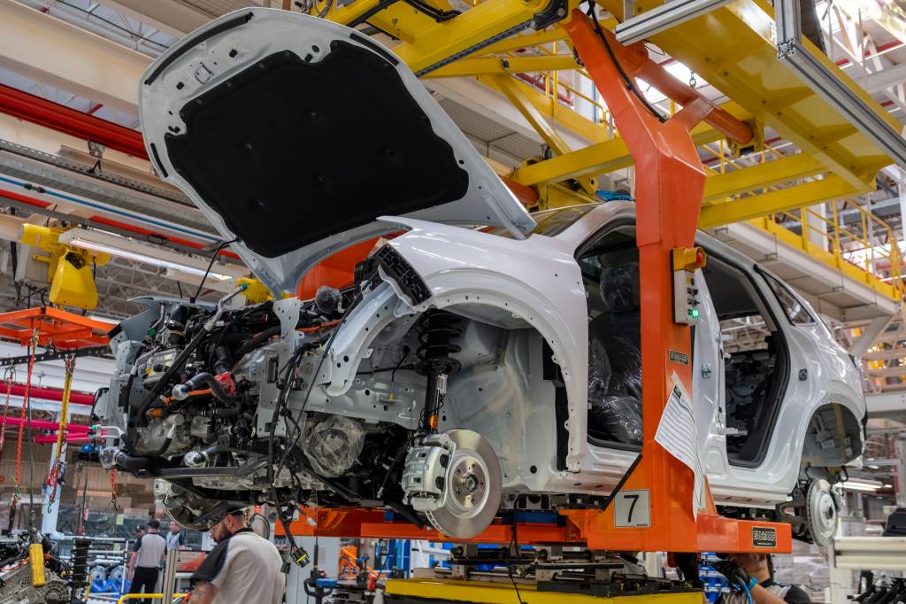 Chinesas querem triplicar produção de automóveis fora da China até 2030