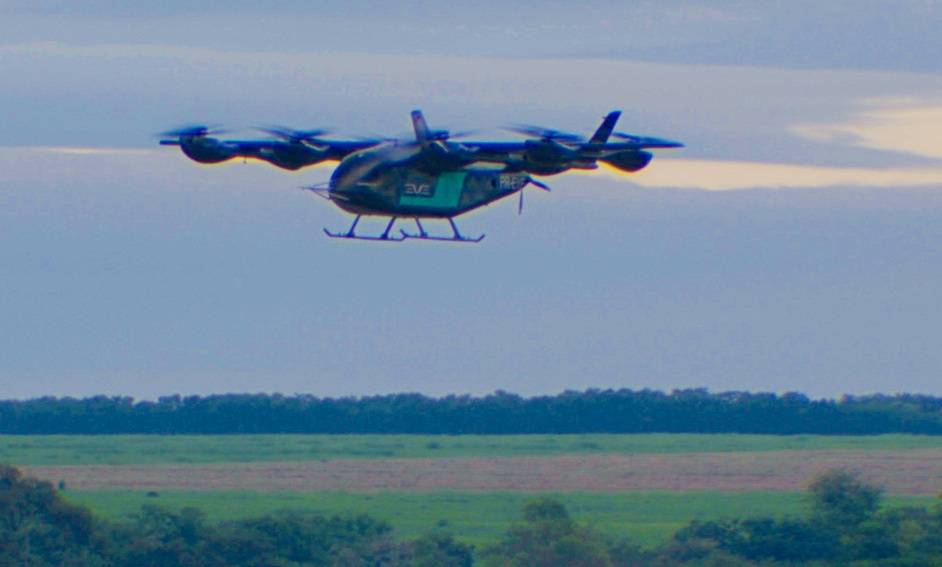 ‘Carro voador’ da Embraer faz primeiro voo e deverá ser lançado em 2027