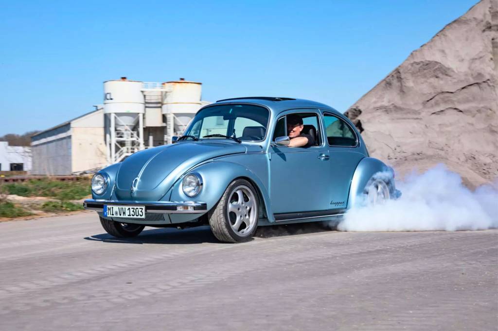 Este VW Fusca com mais de 600 cv é mais rápido que Porsche e tem motor de Tesla