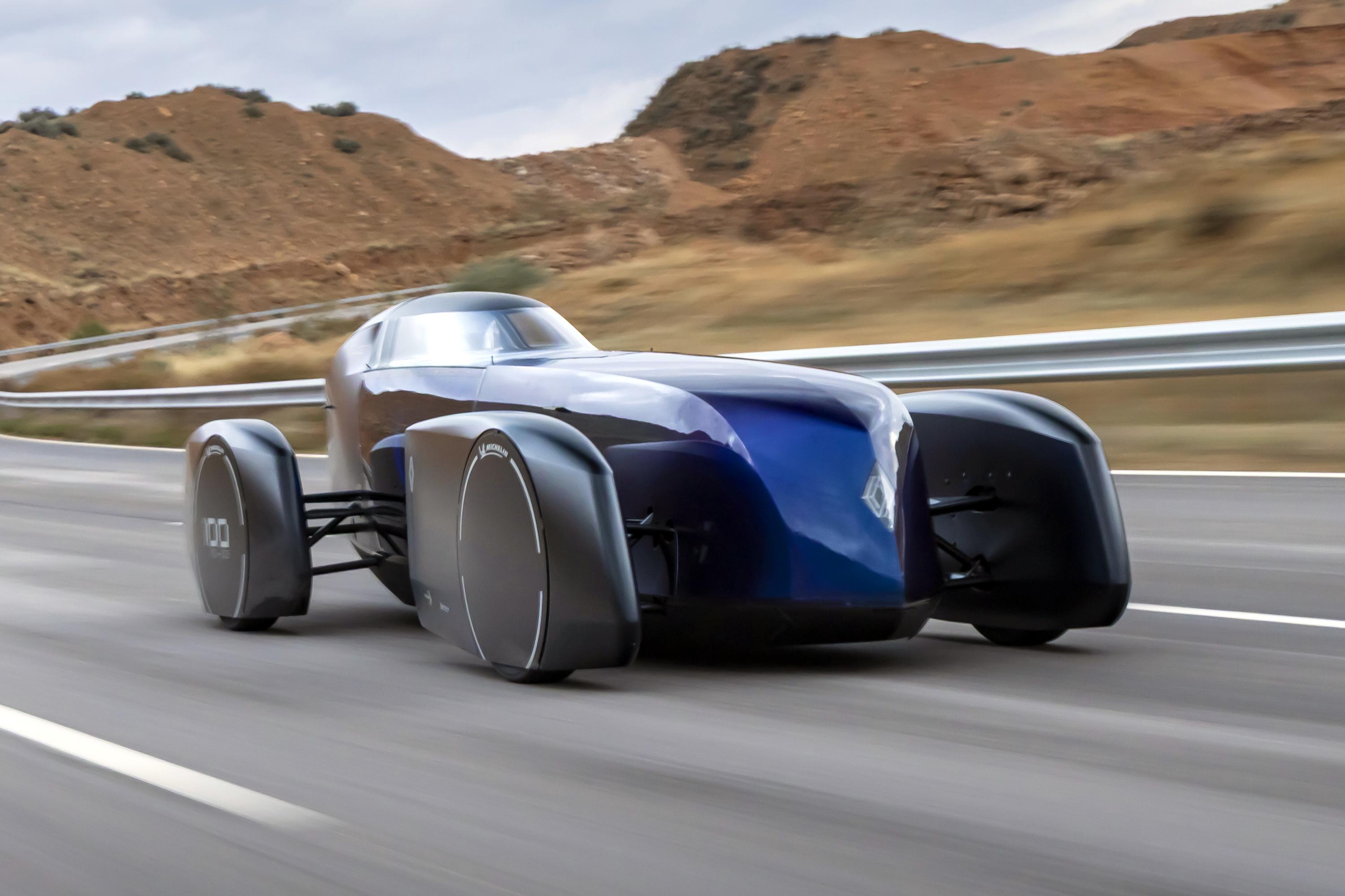 Renault Filante roda 1.000 km a mais de 100 km/h com uma carga e bate recorde