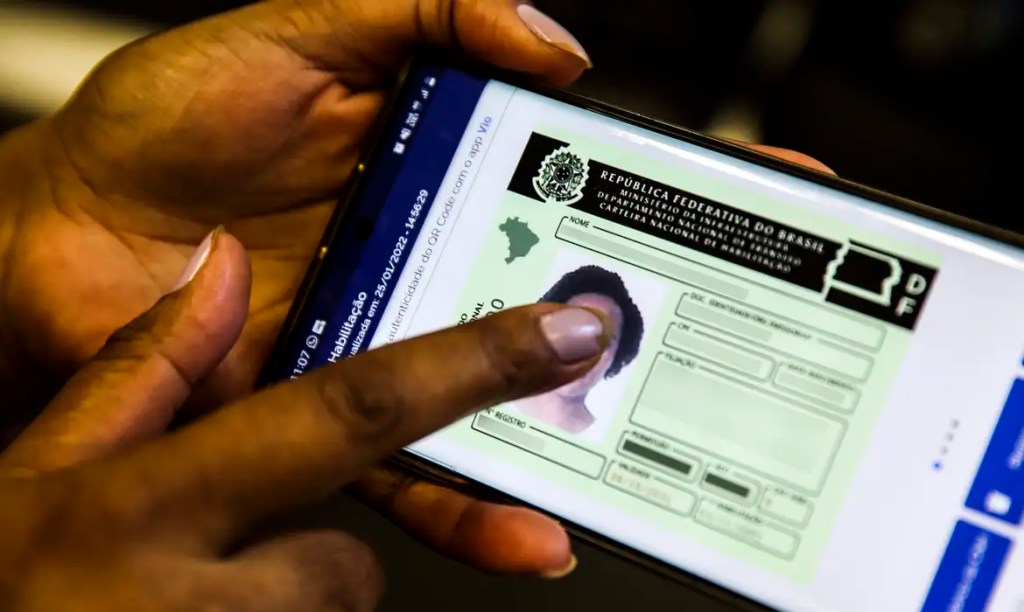 Senatran fixa teto de R$ 180 para os exames da CNH e revolta clínicas