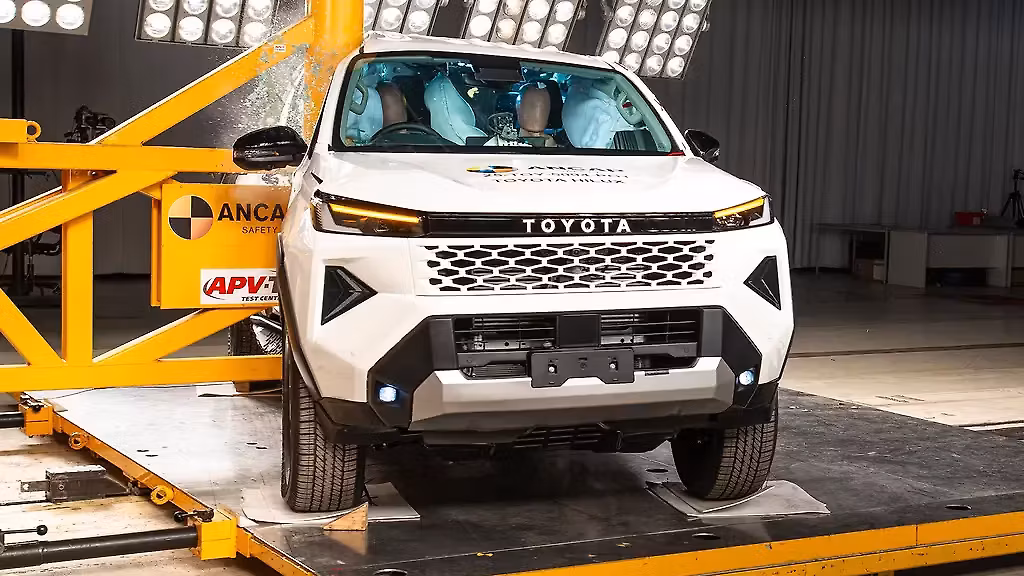 Teste de colisão da Toyota Hilux 2027 no ANCAP