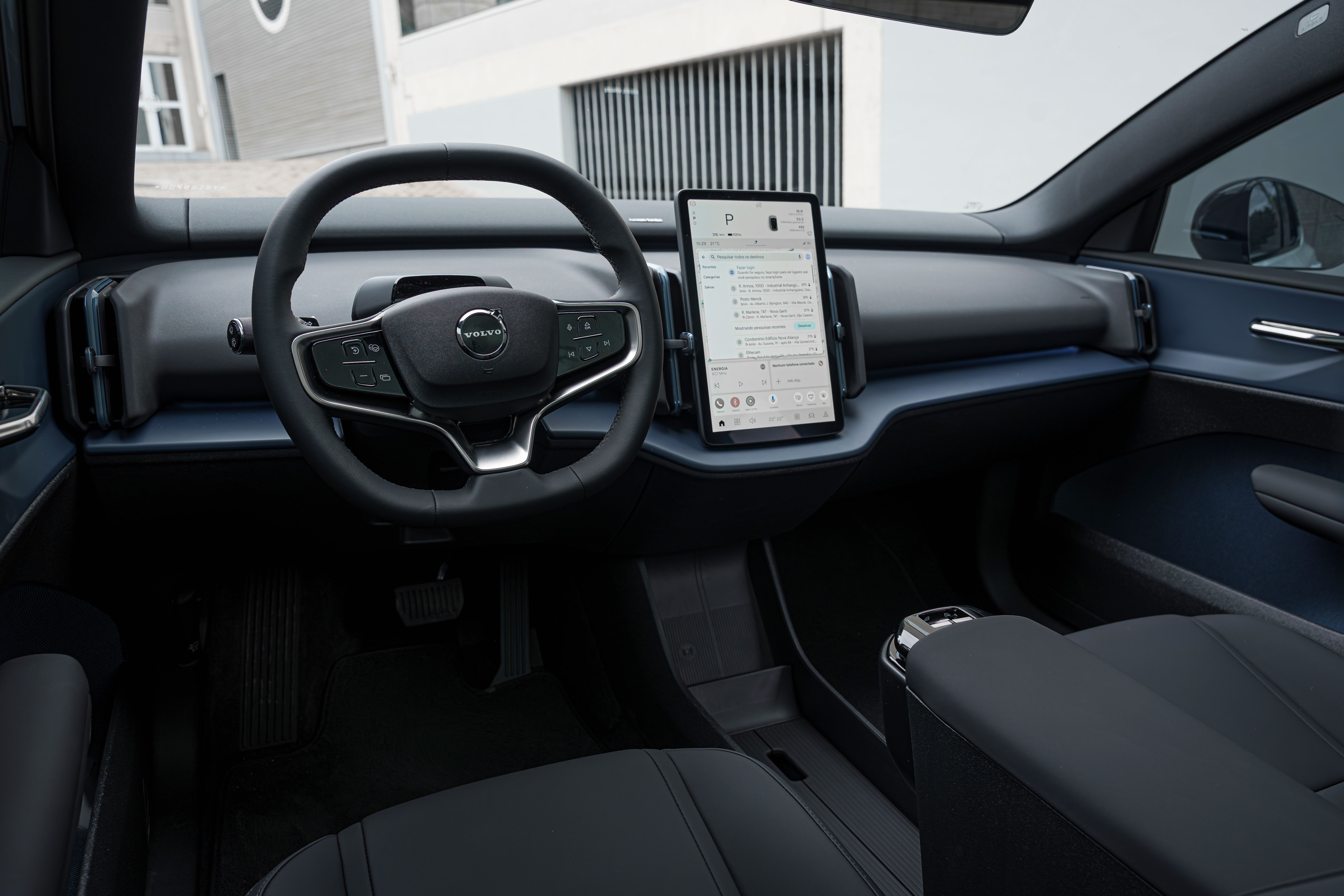 Volvo EX30 2026 estreia com linha reduzida e nova vers&atilde;o Ultra de 428 cv