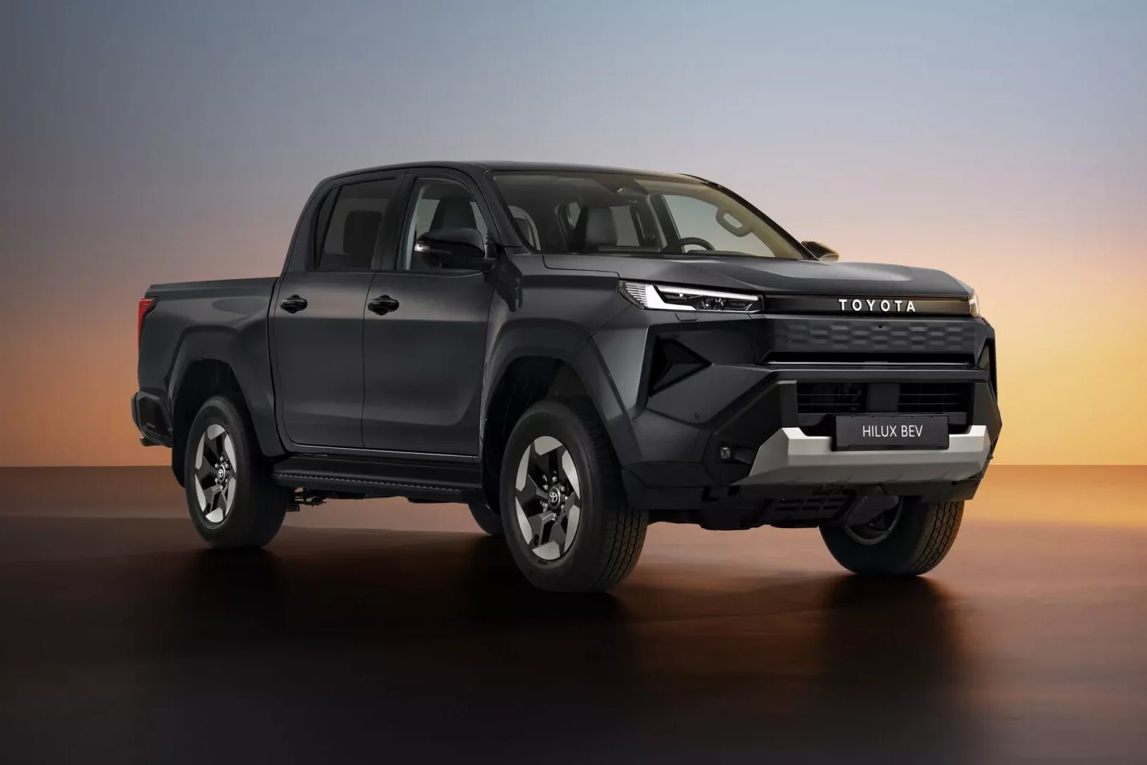 2026-TOYOTA-Hilux-BEV-HERO-3-2048×1365