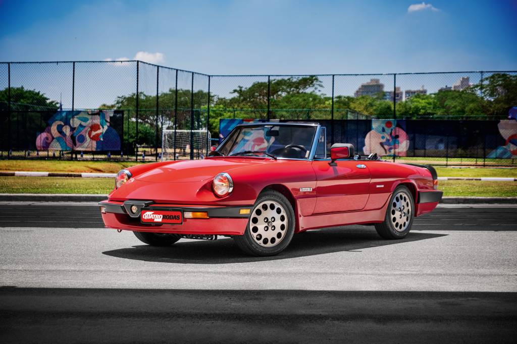 Alfa Romeo Spider Aerodinamica modernizou seu design sem alterar mecânica clássica