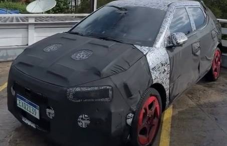 Nova geração do Hyundai HB20 é flagrada e antecipa detalhes e novos equipamentos