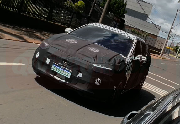Hyundai HB20 2027 em testes