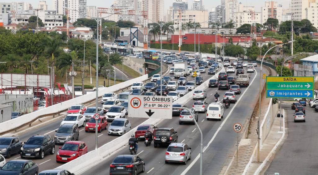 Entenda como fica o rodízio de veículos em SP no Carnaval 2026