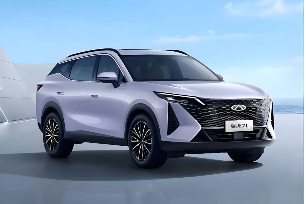 Omoda 7 vira Chery Tiggo 7L na China e estreia com visual quase idêntico