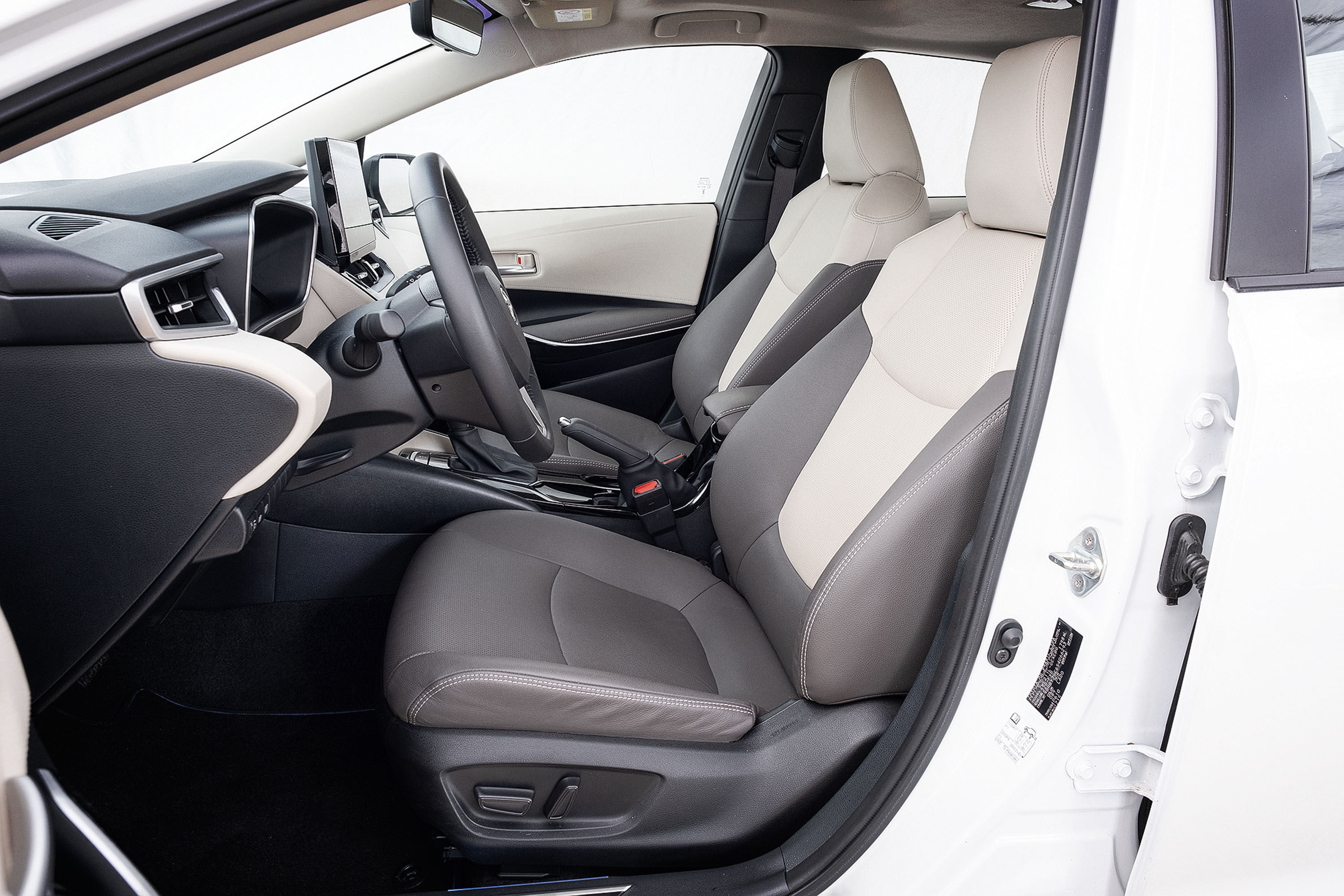 comparativo | BYD KING GS dm-i PHEV x TOYOTA COROLLA ALTIS Hybrid