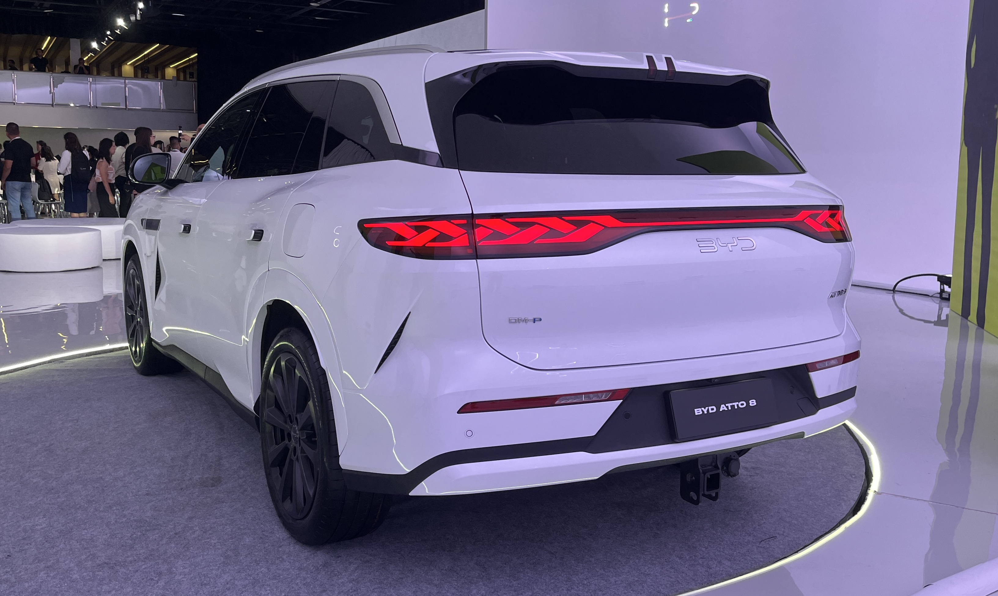 BYD Atto 8
