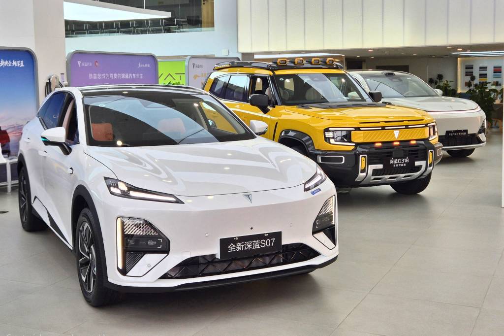 Carros elétricos ficam mais caros na China após aumento no custo de produção