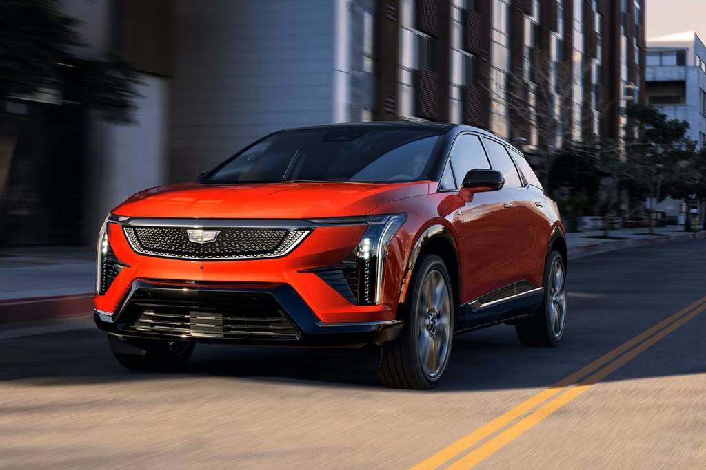 Cadillac confirma estreia em novembro no Brasil com três SUVs elétricos luxuosos