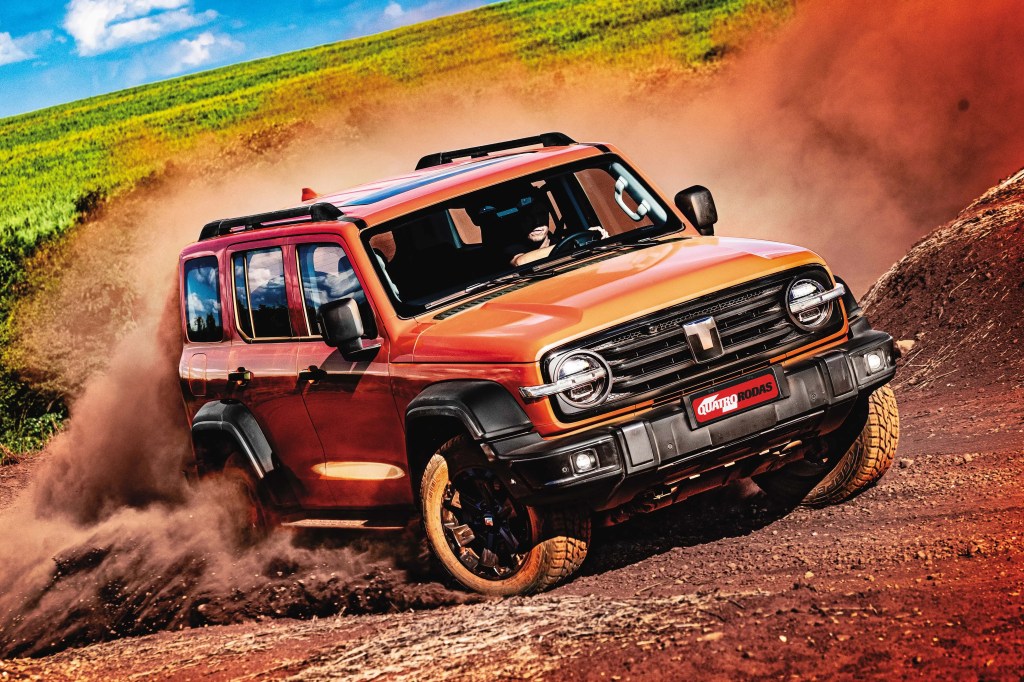 GWM Tank 300 2027 é primeiro híbrido plug-in flex do mundo; veja consumo e preço