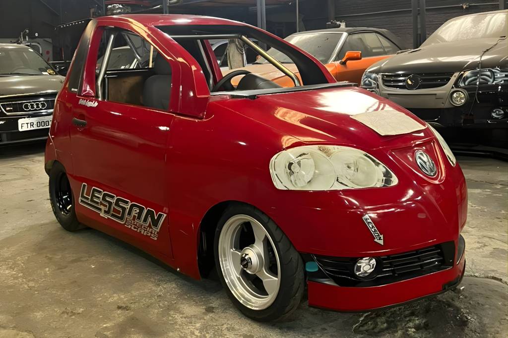 Este VW Fox foi simulador de autoescola e agora é dragster com motor de moto
