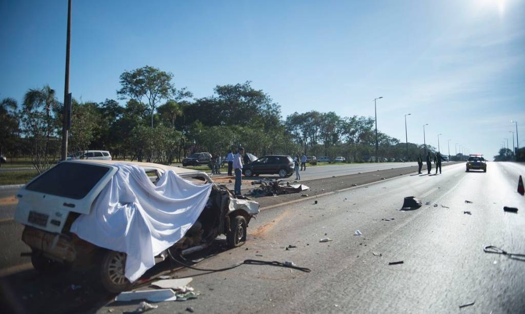 Projeto de lei quer suspender por 10 anos CNH de quem causar morte no trânsito