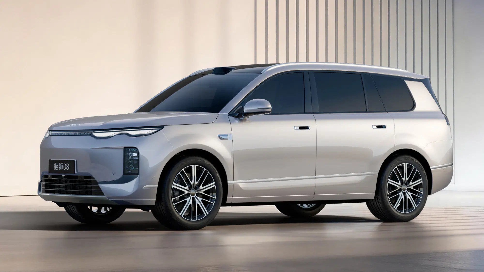 BYD Sealion 08 é elétrico gigante com 643 cv e promete recarga em 9 minutos