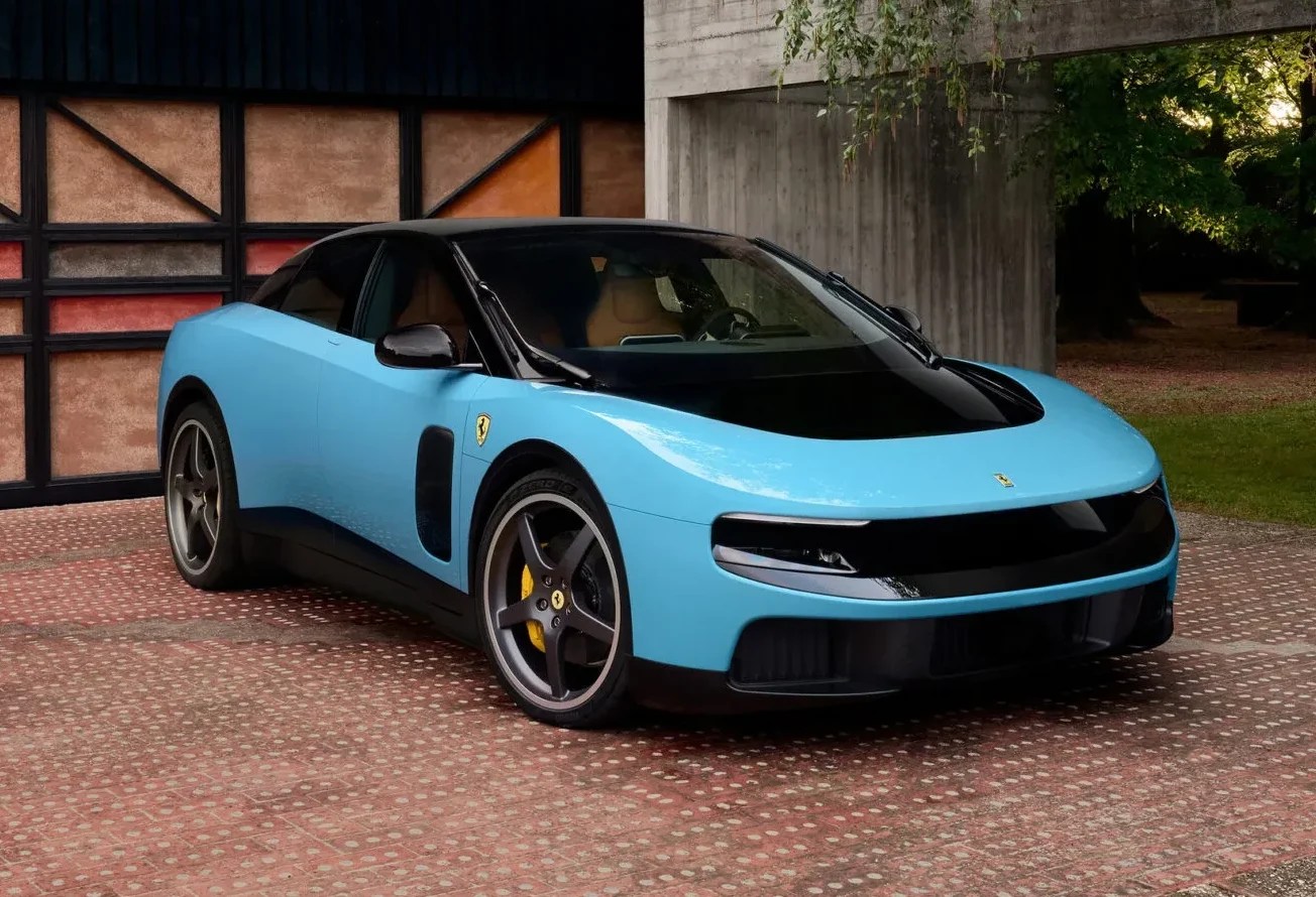 Ferrari Luce é 1º elétrico da marca, tem 1.050 cv e foi feito pelo designer do iPhone