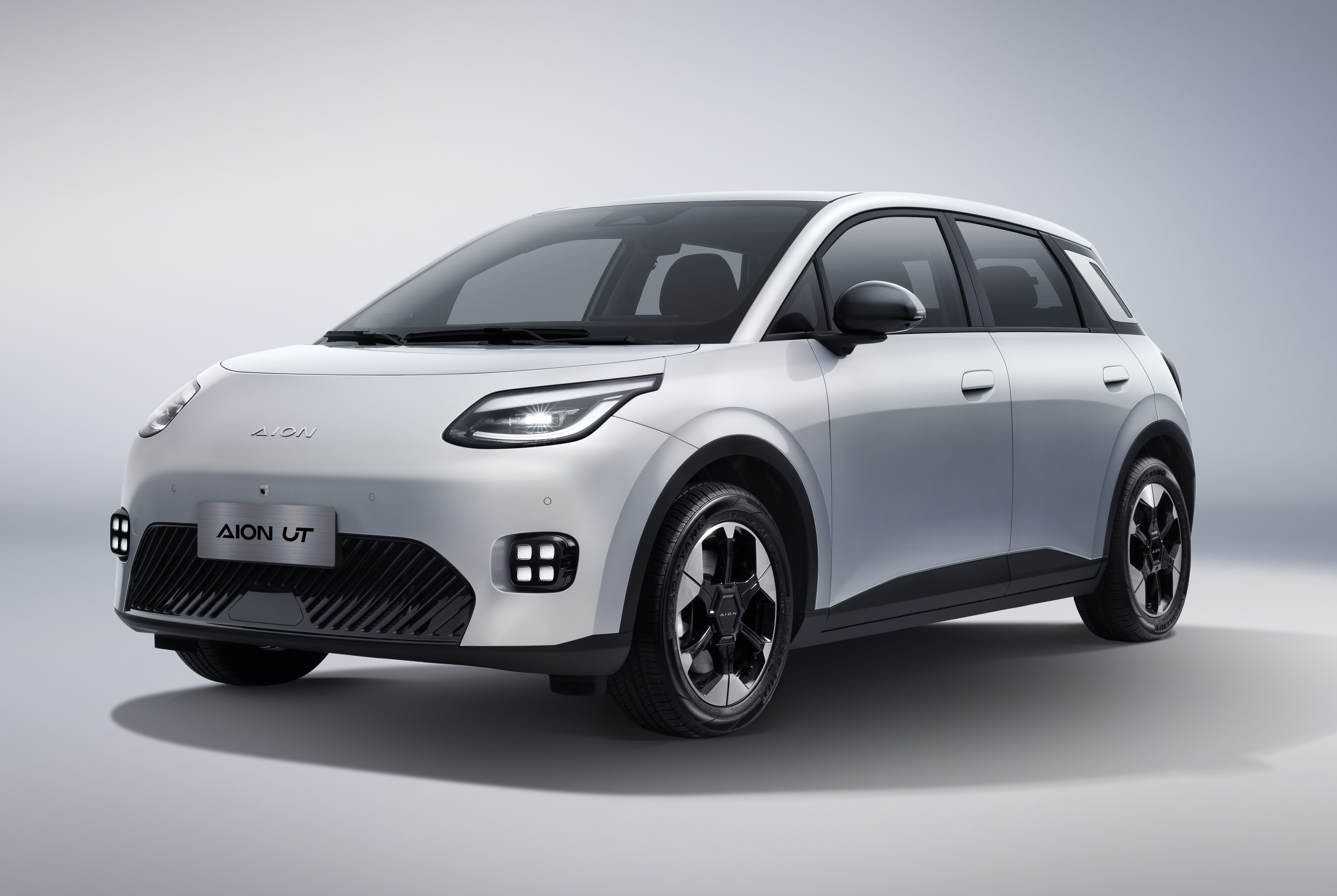 GAC Aion UT inicia pré-venda no Brasil para enfrentar BYD Dolphin e Geely EX2