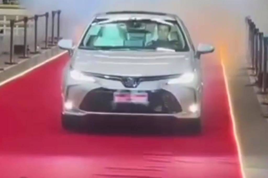 Toyota produz último Corolla em Indaiatuba e faz cerimônia de despedida da fábrica