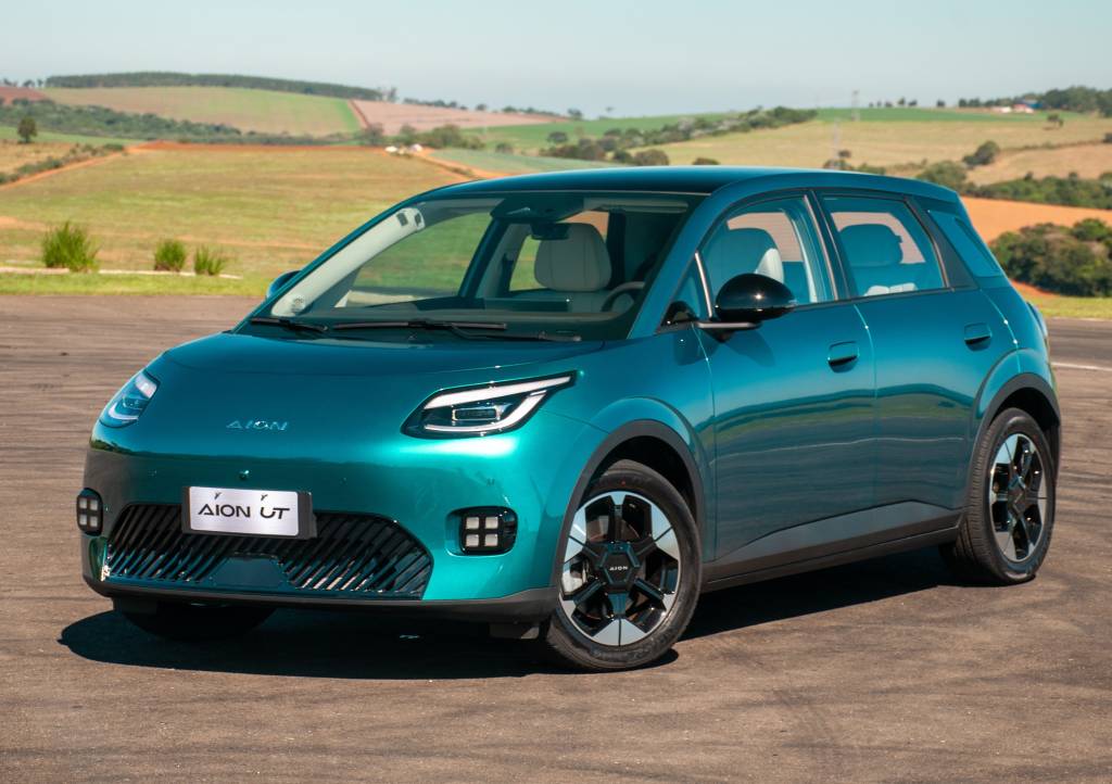 GAC Aion UT tem 204 cv por R$ 139.990 contra BYD Dolphin e Geely EX2