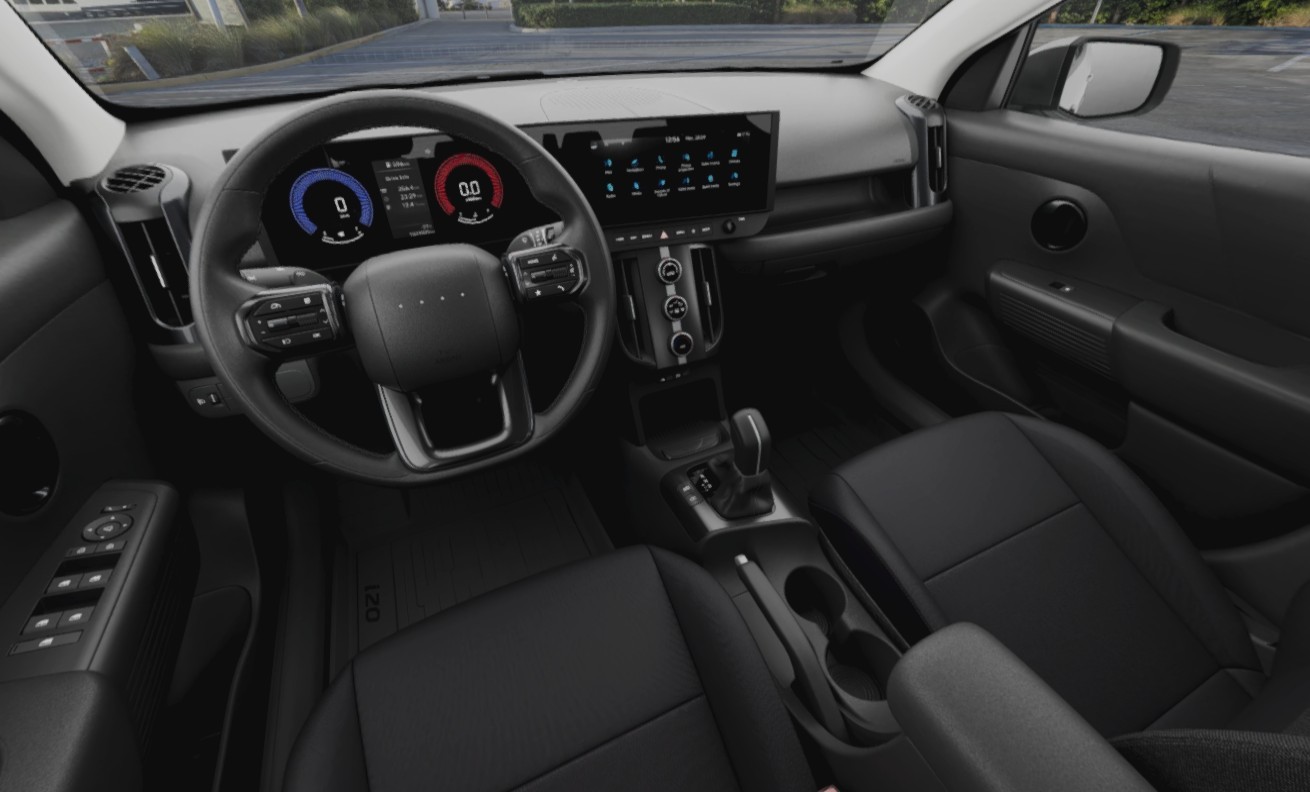 Interior de um carro moderno com bancos pretos, volante multifuncional e painel digital. O painel exibe informa&ccedil;&otilde;es em azul e vermelho, e a tela central mostra &iacute;cones de aplicativos. O console tem porta-copos e alavanca de c&acirc;mbio.