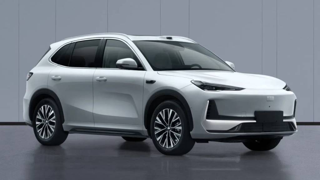 Geely EX5 ganha motor de 333 cv, tração traseira e maçanetas tradicionais na China