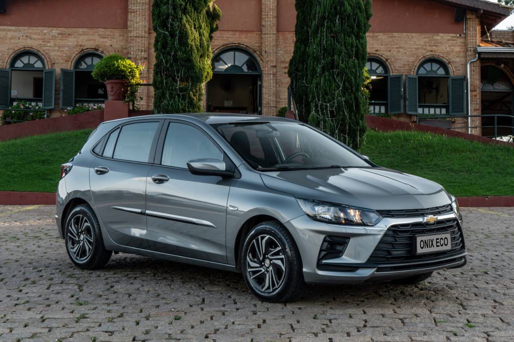 R$ 99.990: Chevrolet Onix Eco resgata motor a álcool e é automático mais barato do Brasil
