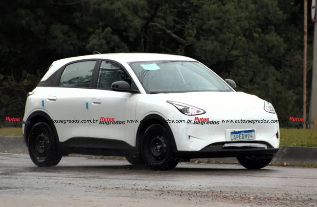 Geely EX2 2027 nacional já roda em testes; bateria pode ficar maior