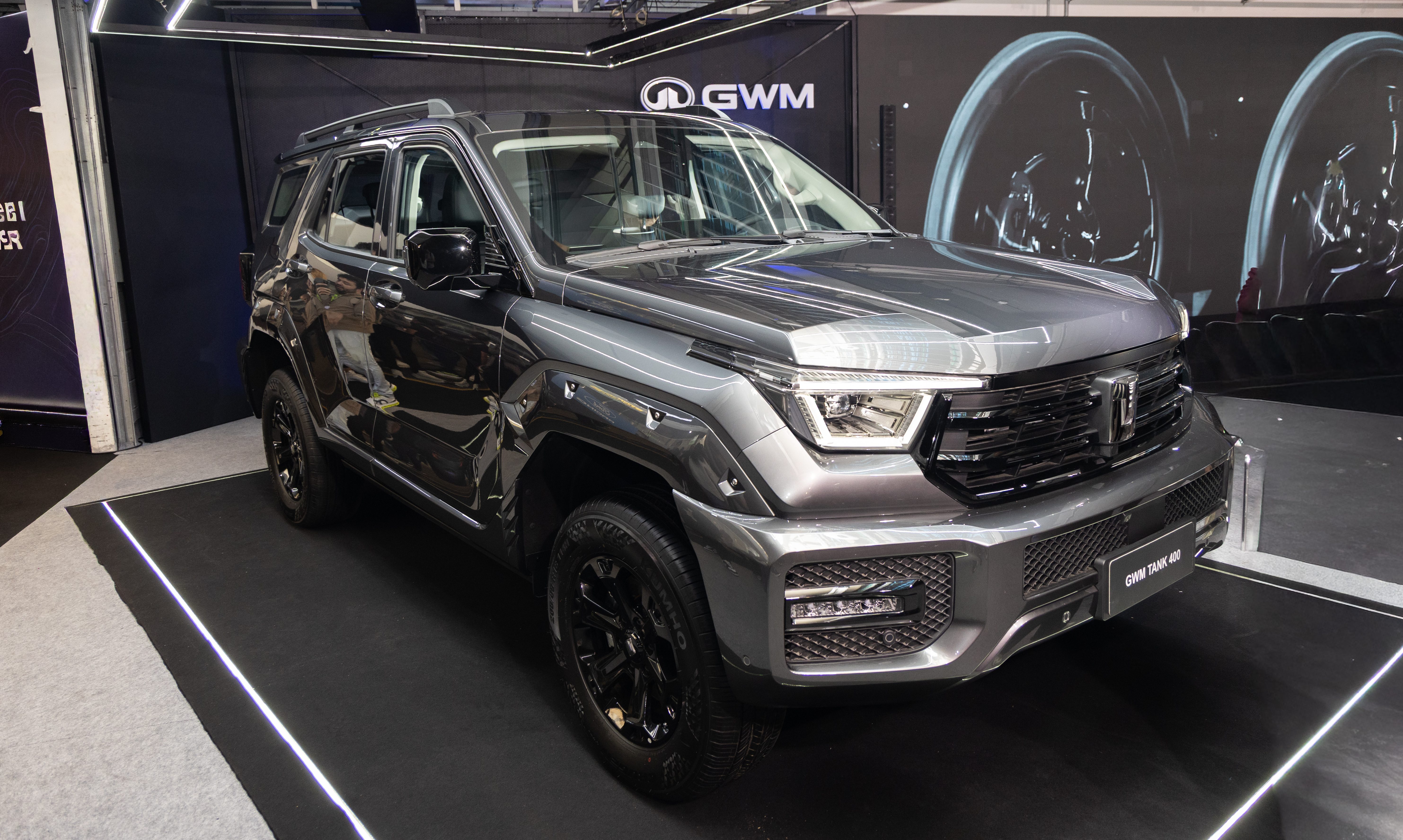 GWM Tank 400 será lançado ainda em 2026 com motor flex e mais de 400 cv