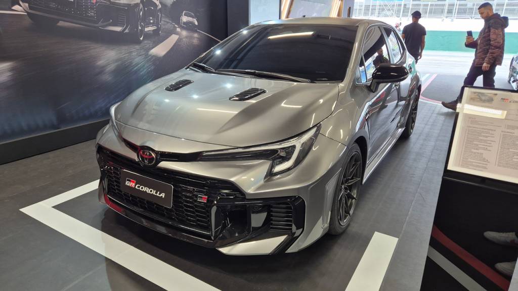 GR_Corolla_dianteira