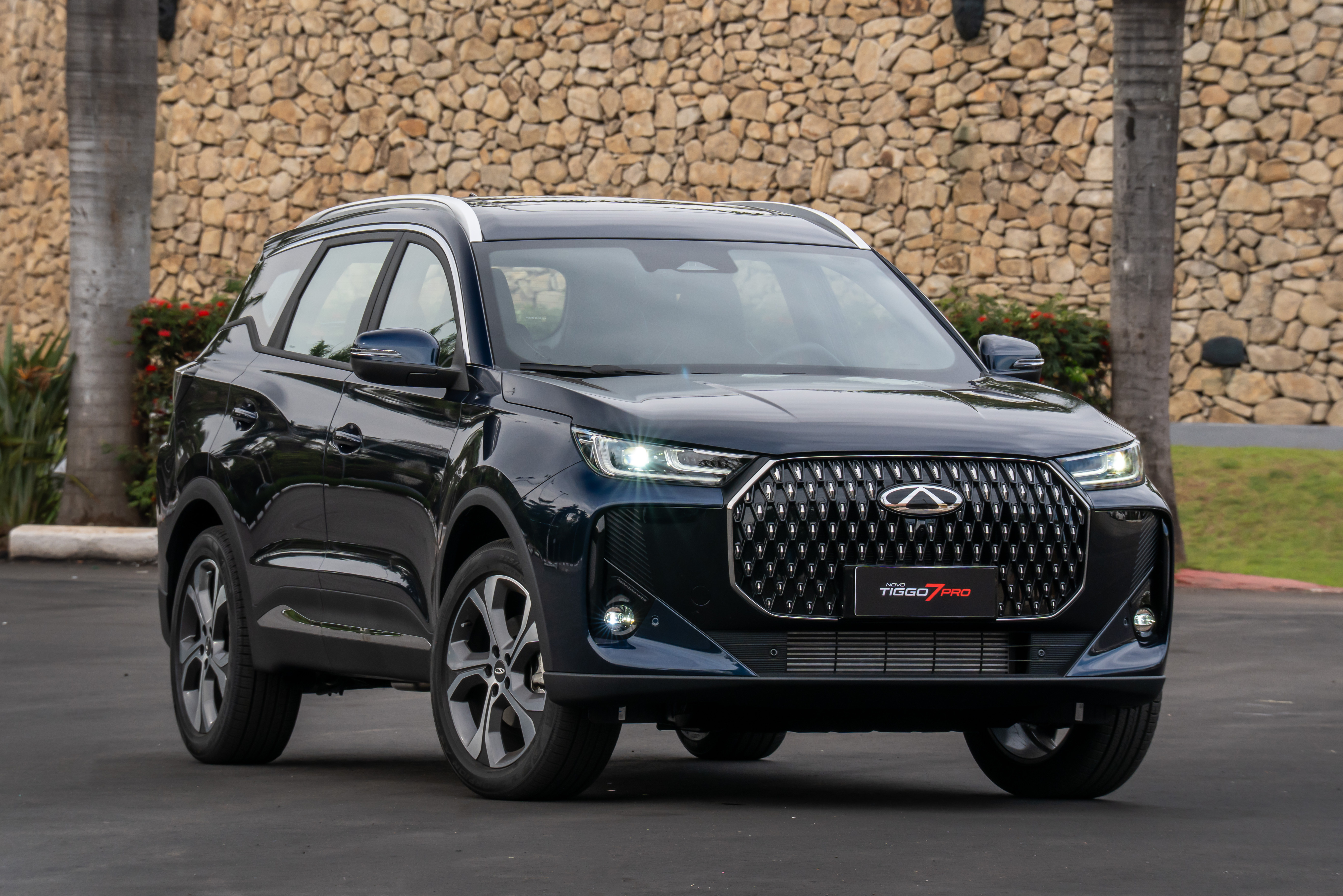 Caoa Chery Tiggo 7 2027 muda visual, fica até R$ 15.000 mais barato e perde até 7 cv