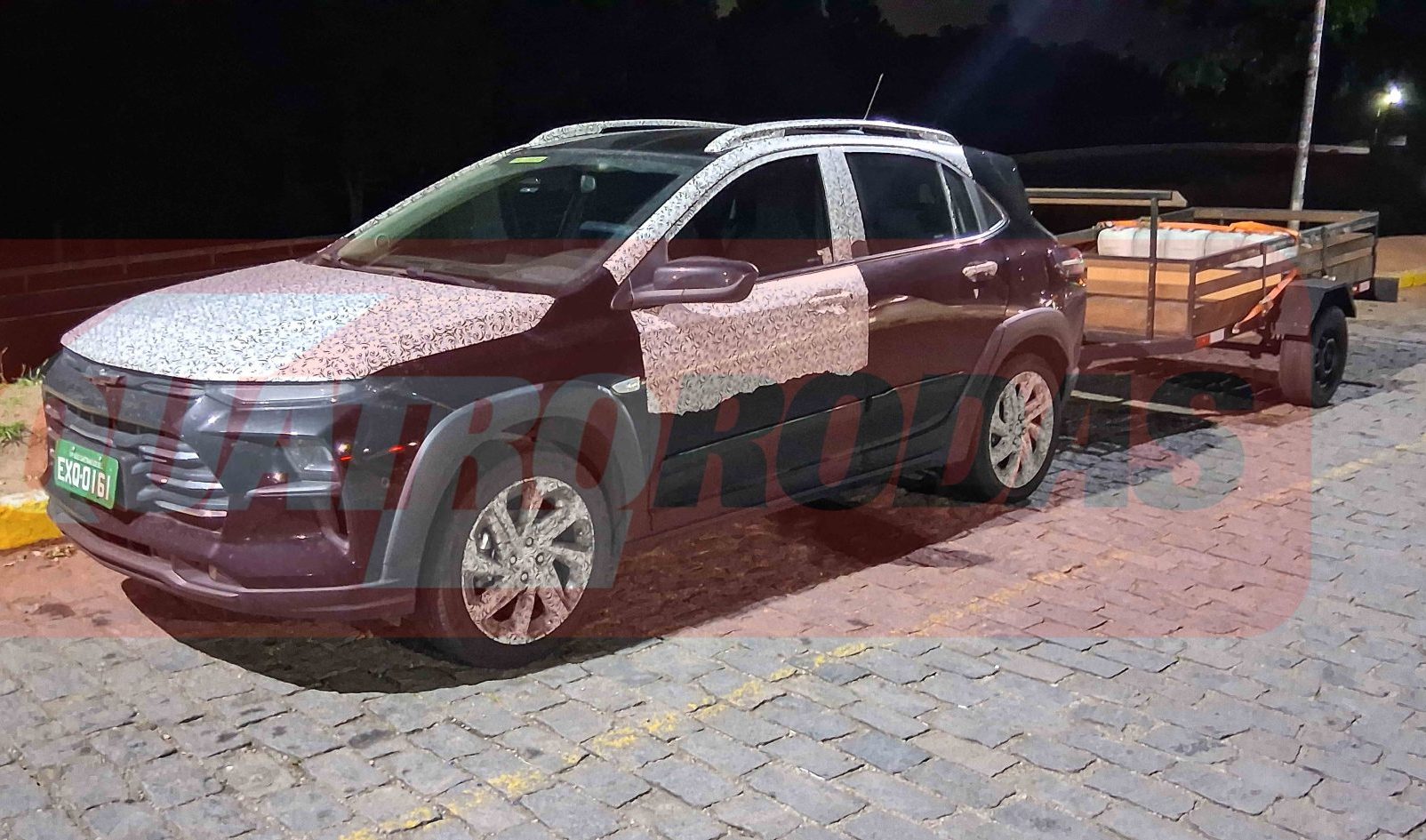Flagra: Chevrolet Sonic 2028 testa motor híbrido leve mais ‘forte’ que do Jeep Avenger